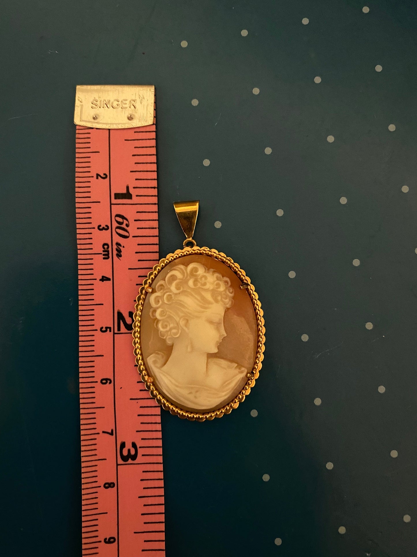 18k Yellow Gold and Pink Shell Vintage Cameo | French Hallmarks | Excellent Condition