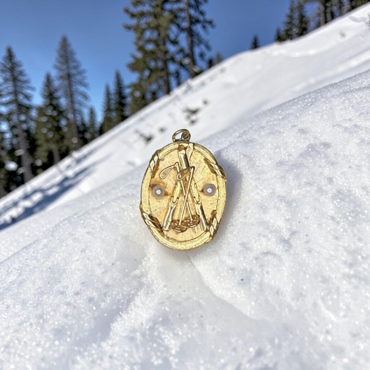 XL Vintage 14k Pearl Skiing Charm