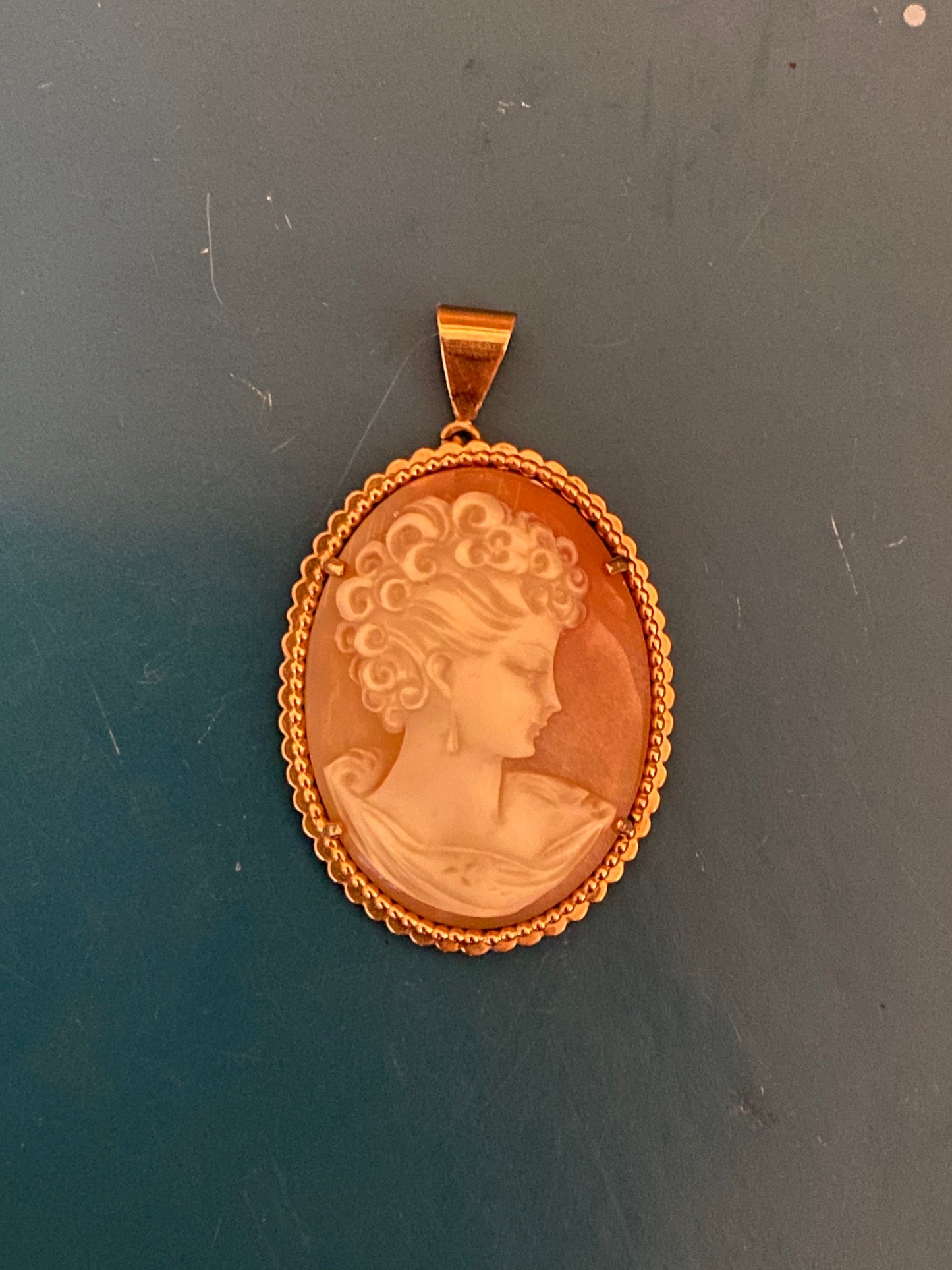 18k Yellow Gold and Pink Shell Vintage Cameo | French Hallmarks | Excellent Condition