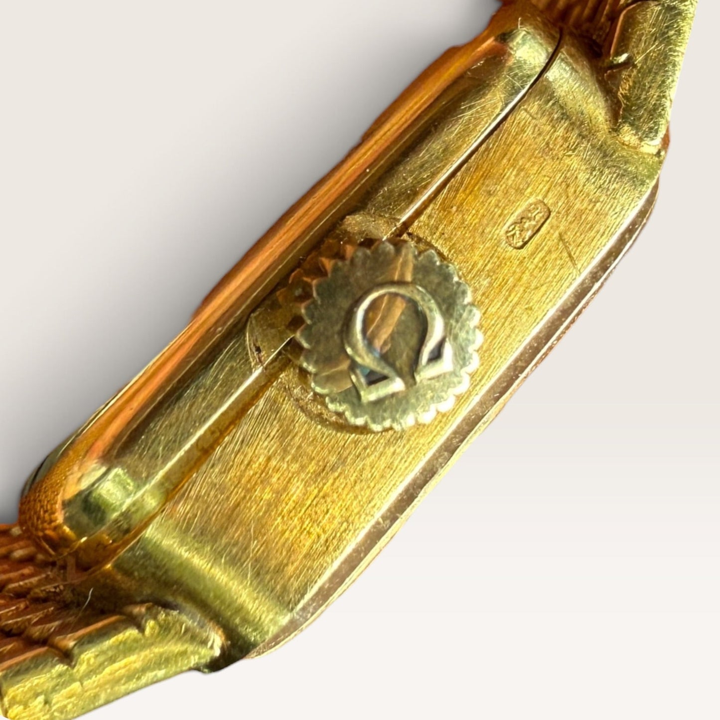 Vintage Omega 18K Yellow Gold Ladies Cocktail Watch | Manual Wind | Integrated Mesh Bracelet | Circa 1960s-70s