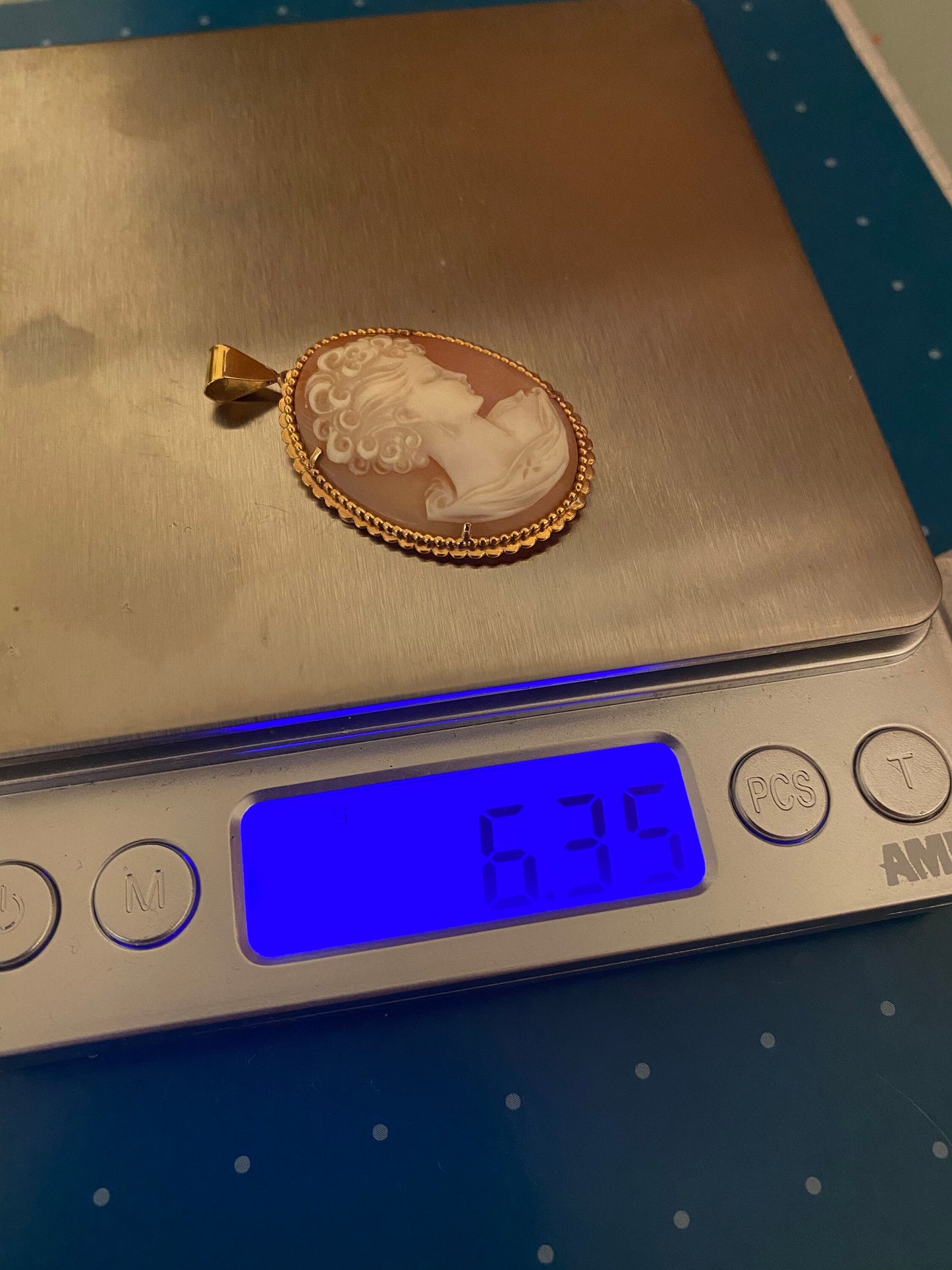 18k Yellow Gold and Pink Shell Vintage Cameo | French Hallmarks | Excellent Condition