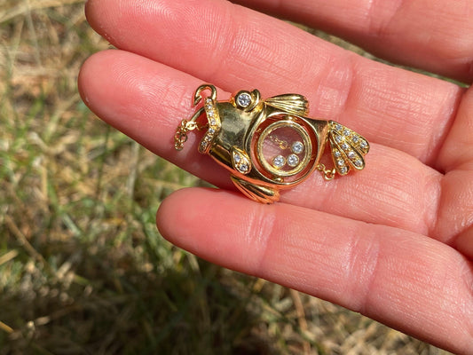 18k yellow gold diamond moving articulated fishpendant shaker locket | Fins/tail flap, diamondsmove | Similar to Chopard Moritz Glik