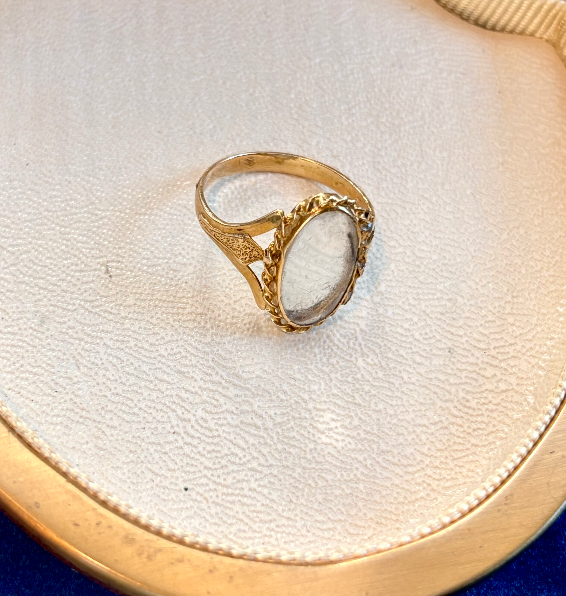 18k hallmarked french locket ring