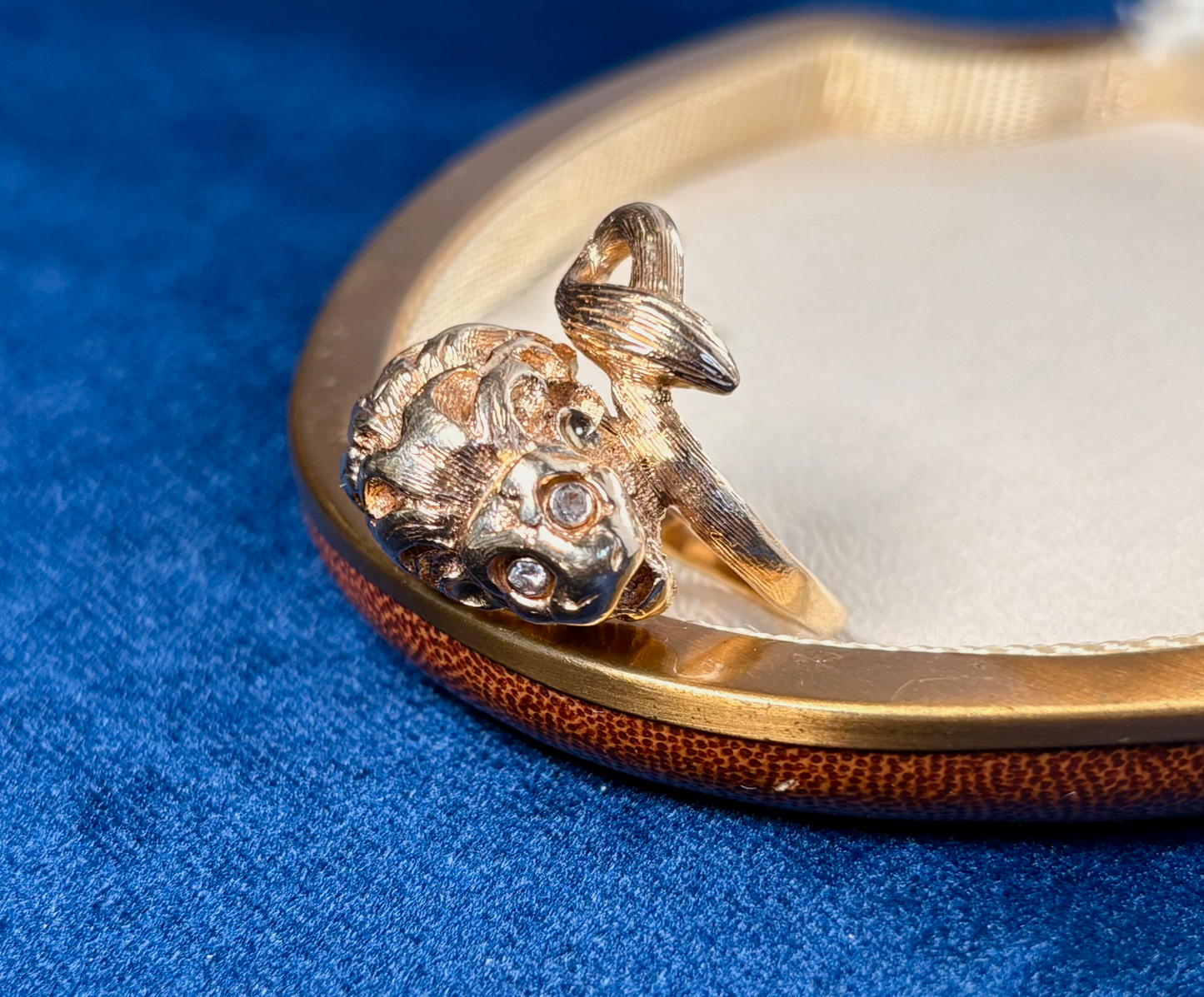 Antique 14k Old Mine Cut Diamond Gold Lion Ring