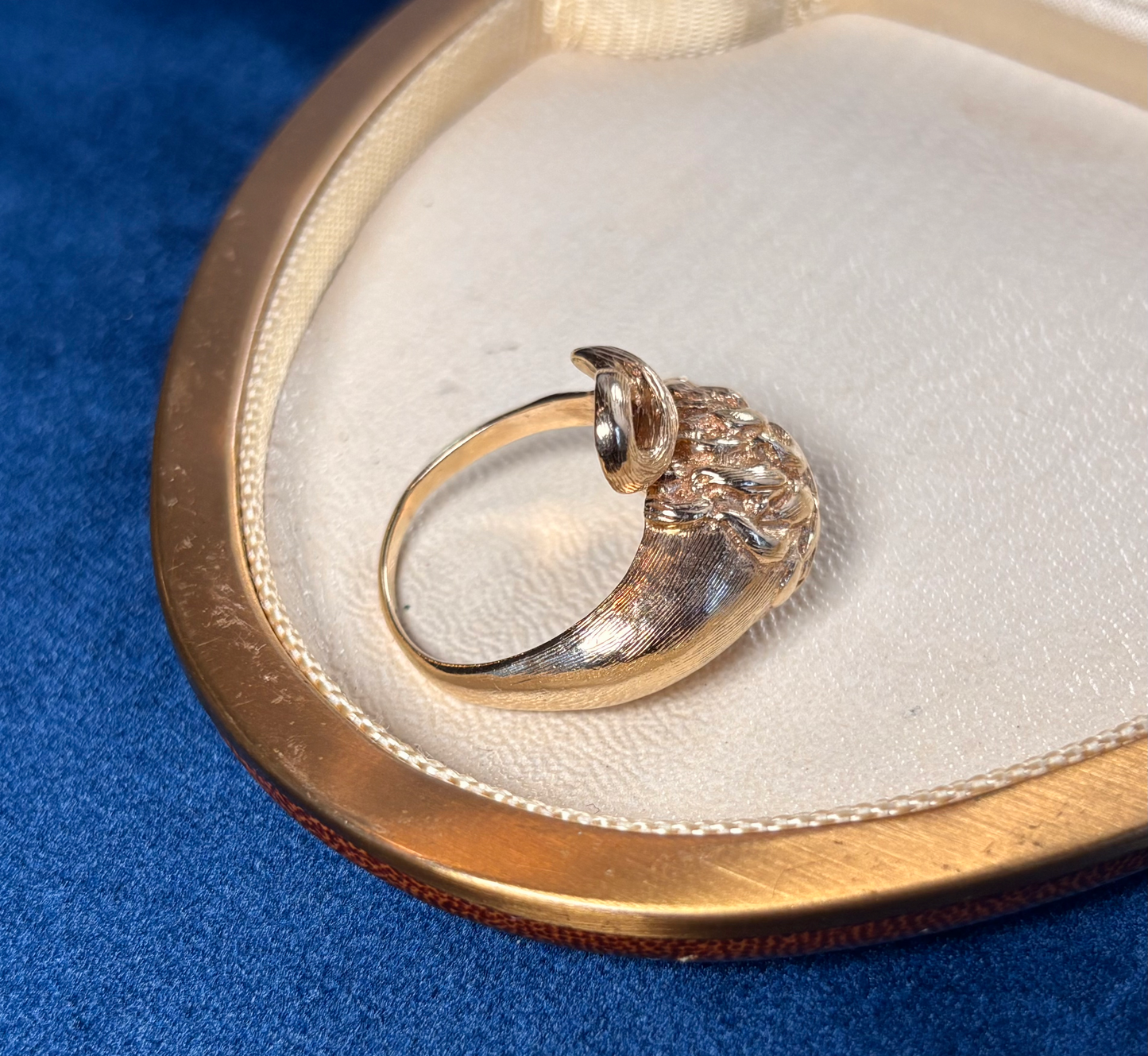 Antique 14k Old Mine Cut Diamond Gold Lion Ring